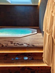 Read more about the article Choosing the Right Location for Your Hot Tub: Expert Advice